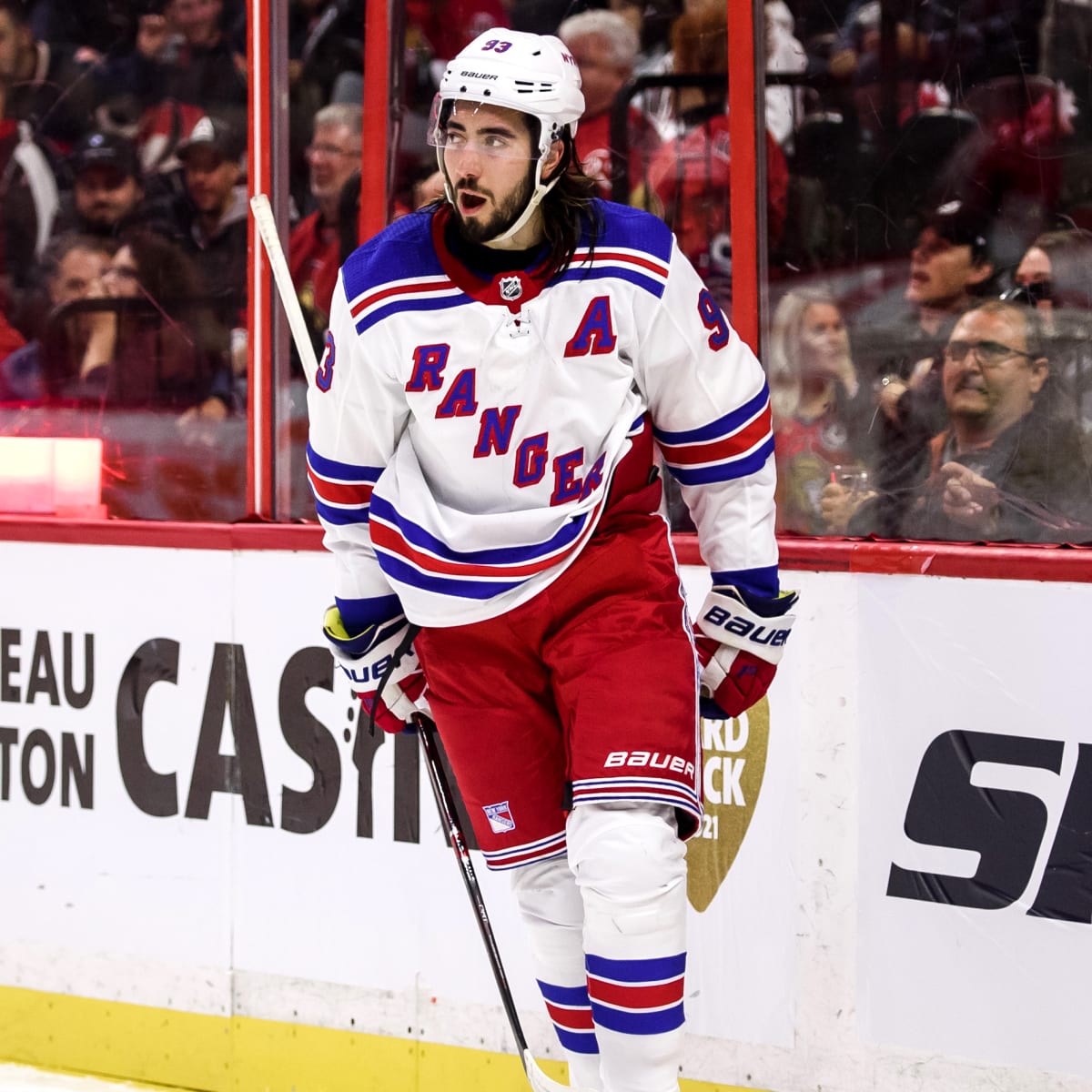 Mika Zibanejad leads Rangers past Lightning in NHL season opener