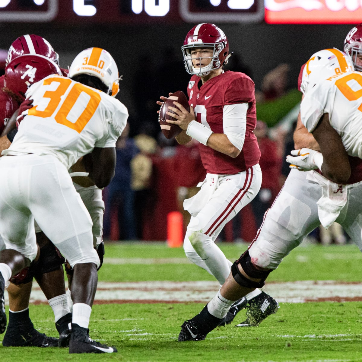 Mac Jones helps Alabama football cruise without Tua against Arkansas