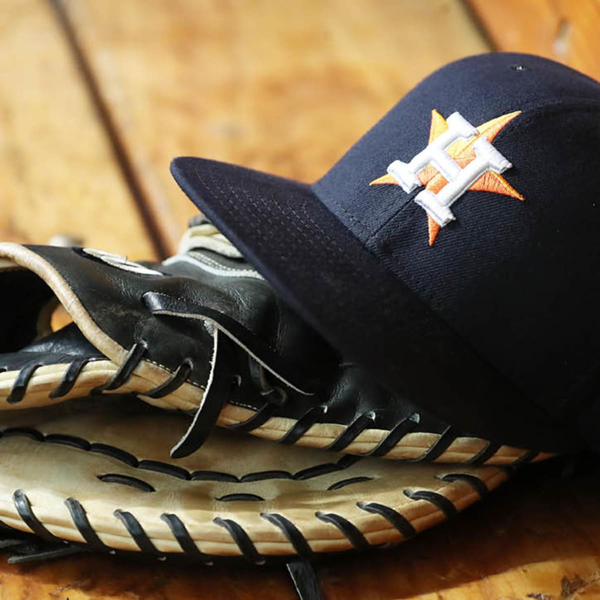 MLB to look into claims against Astros executive Brandon Taubman