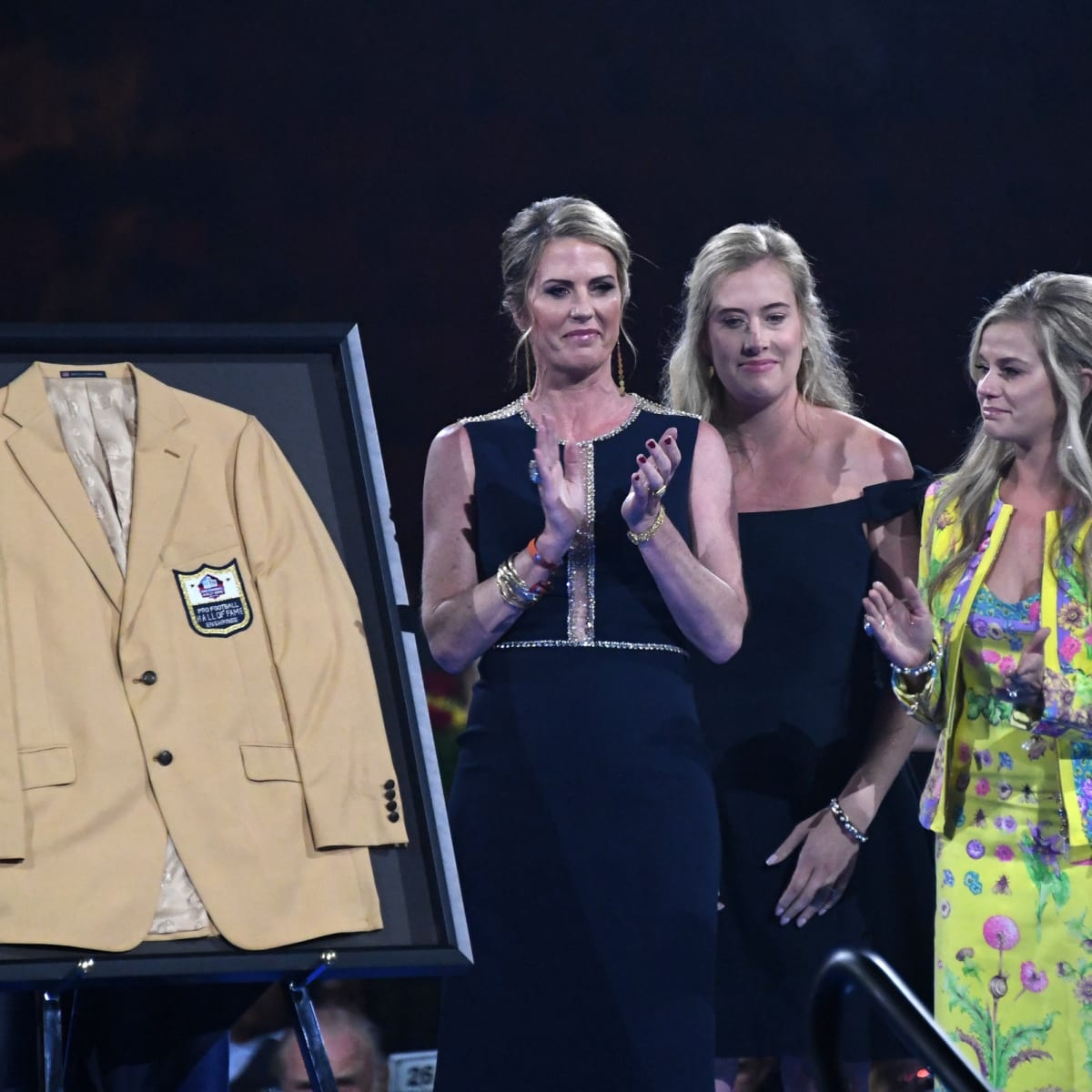 Beth Bowlen, one of Broncos' owner Pat Bowlen's daughters, wants  controlling ownership of team