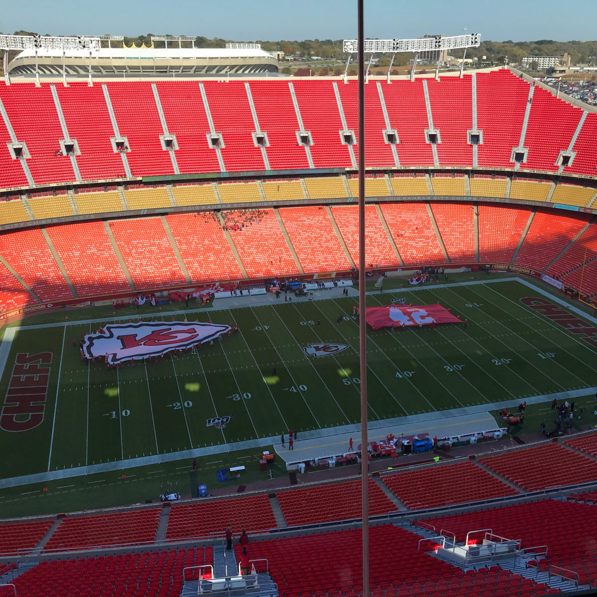 arrowhead stadium at night