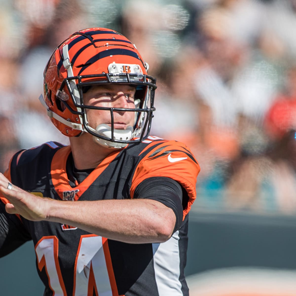 Bengals bench Andy Dalton, turn to rookie after 0-8 start