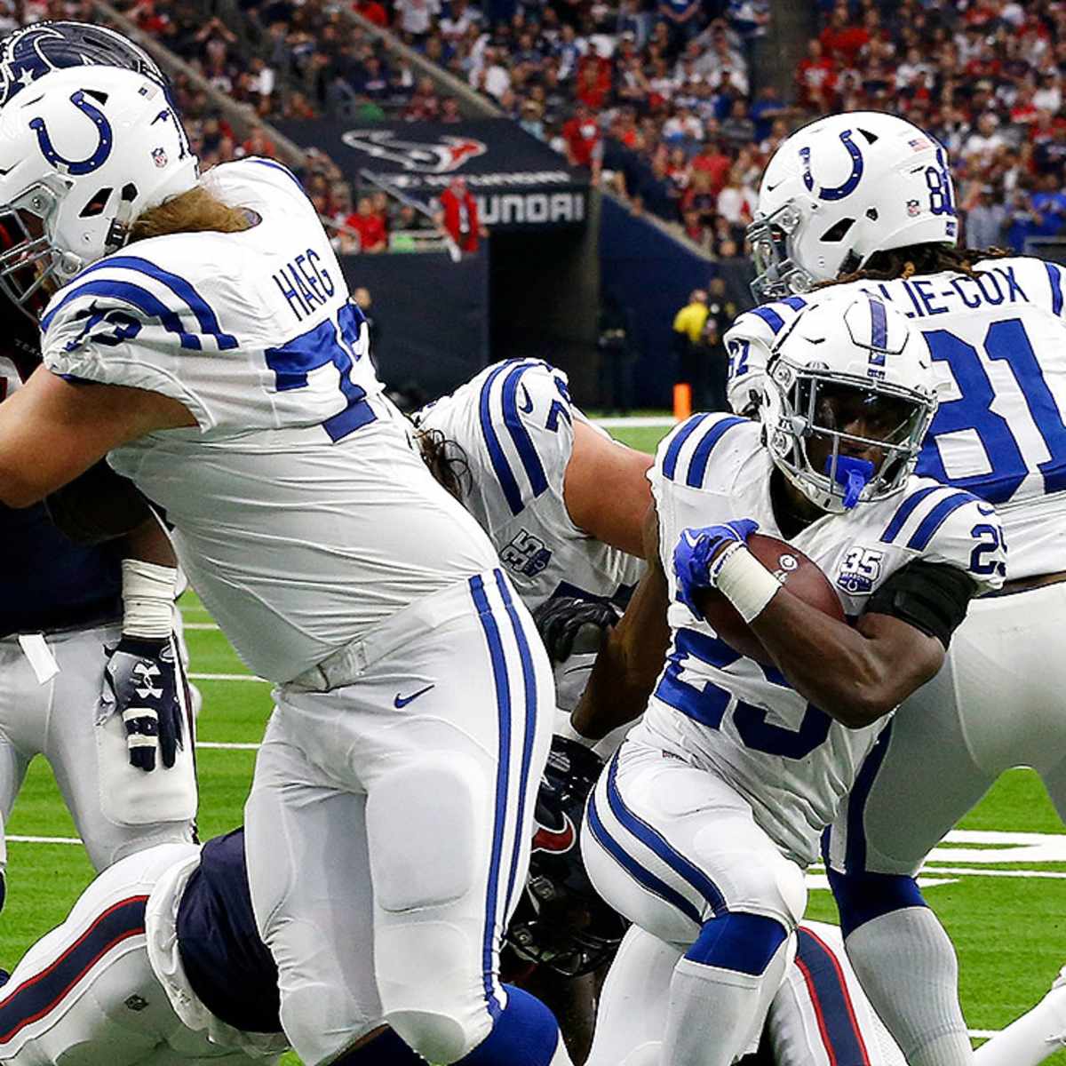 Bad snap costs Texans win against Colts