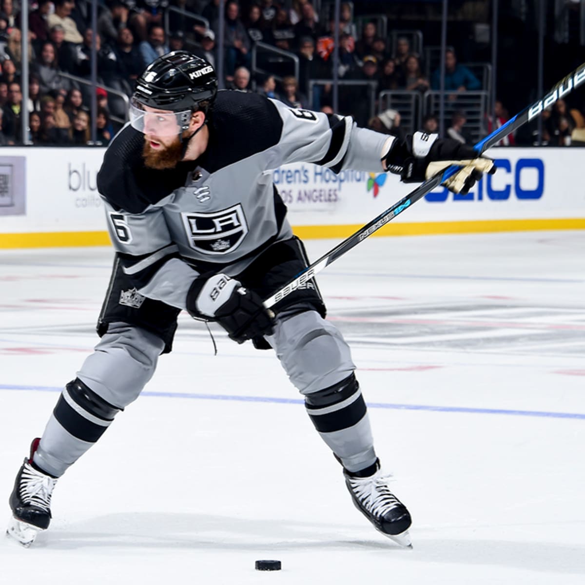 Coyotes acquire defenseman Sean Durzi in trade with Kings