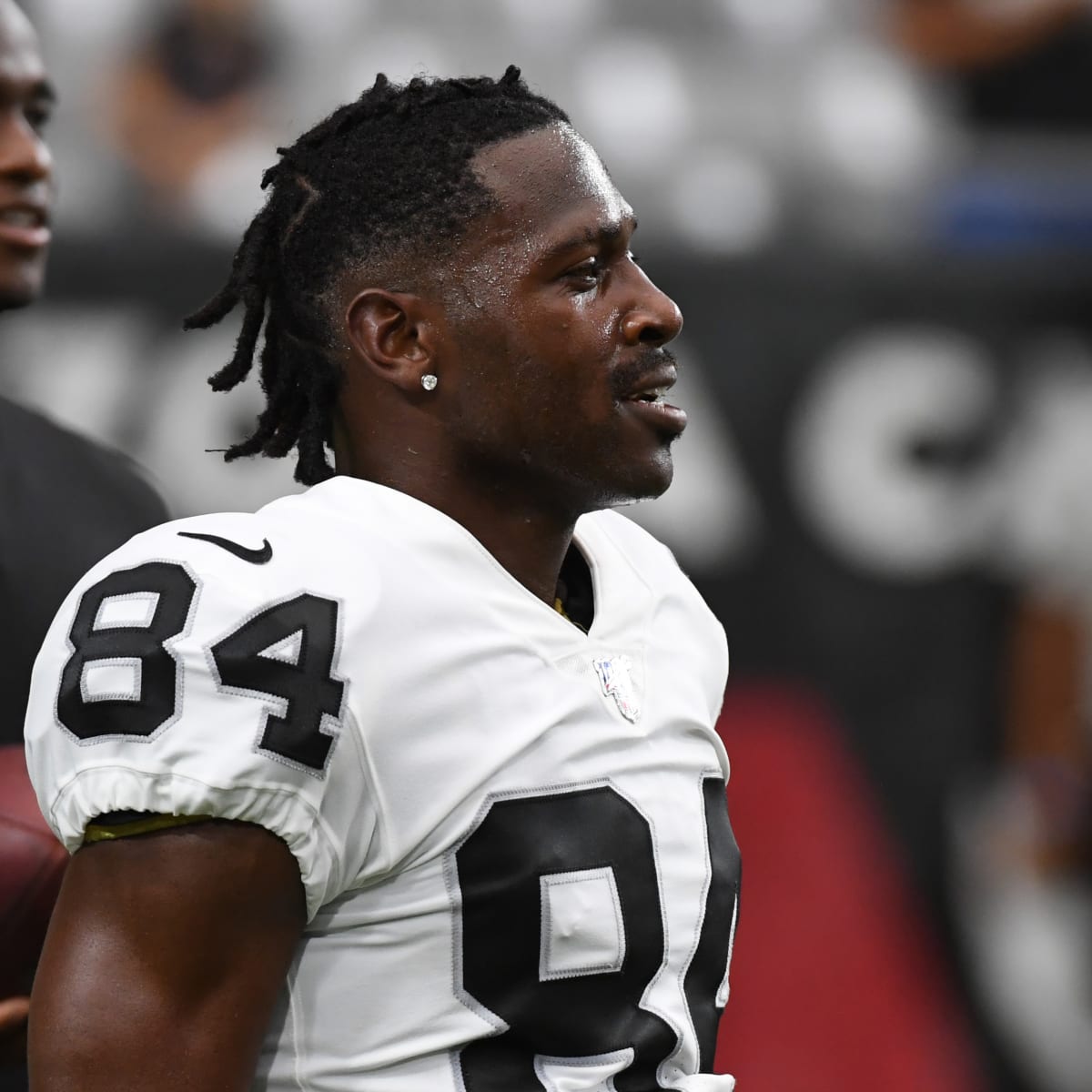 Antonio Brown practices with Raiders in a certified helmet - Los