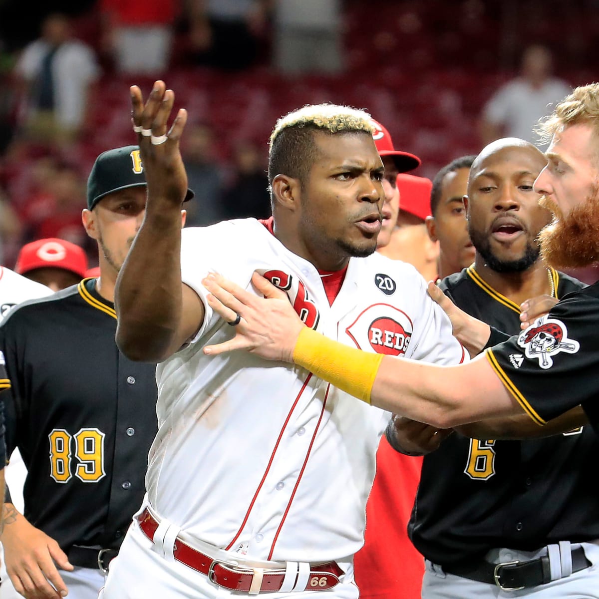 Yasiel Puig puts batting coach in headlock during Pirates-Reds mass brawl, MLB