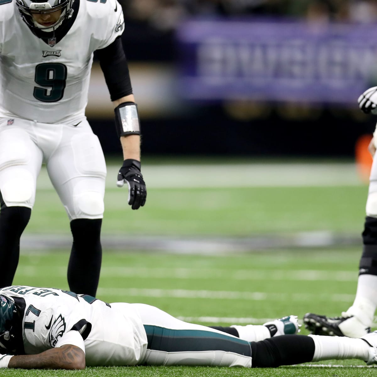 Eagles' receiver Alshon Jeffery drops pass through his hands for brutal,  game-winning interception for Saints