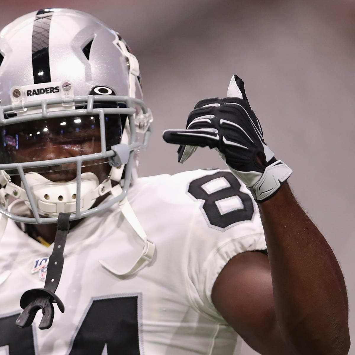 Reports: Raiders' Antonio Brown files new helmet grievance