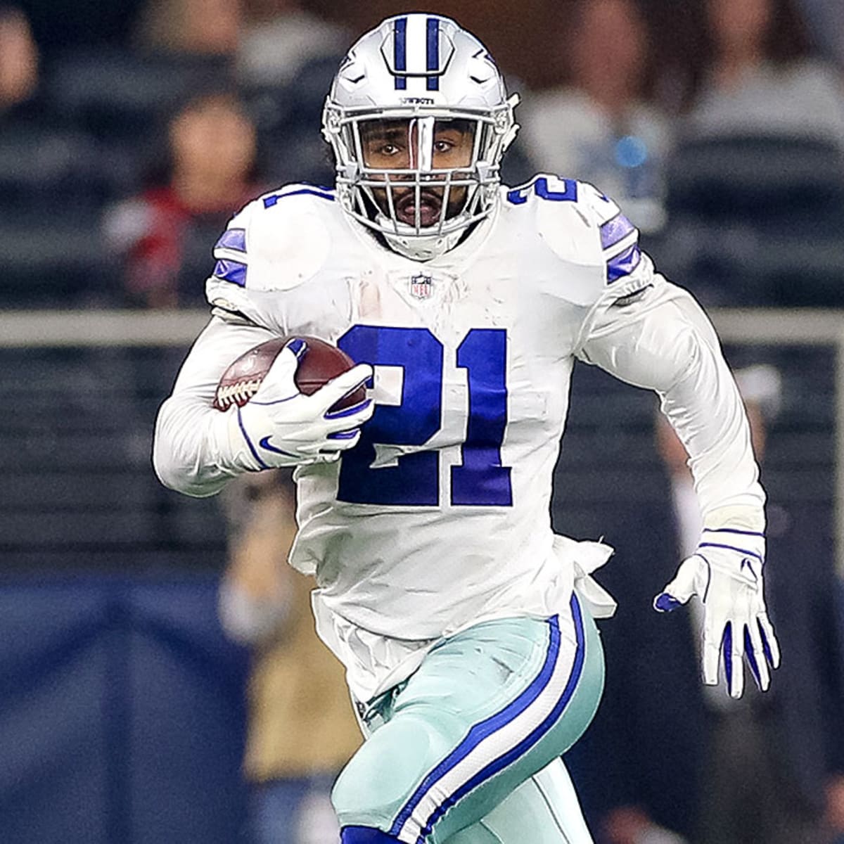 Ezekiel Elliott is using the only leverage he has (and it's not