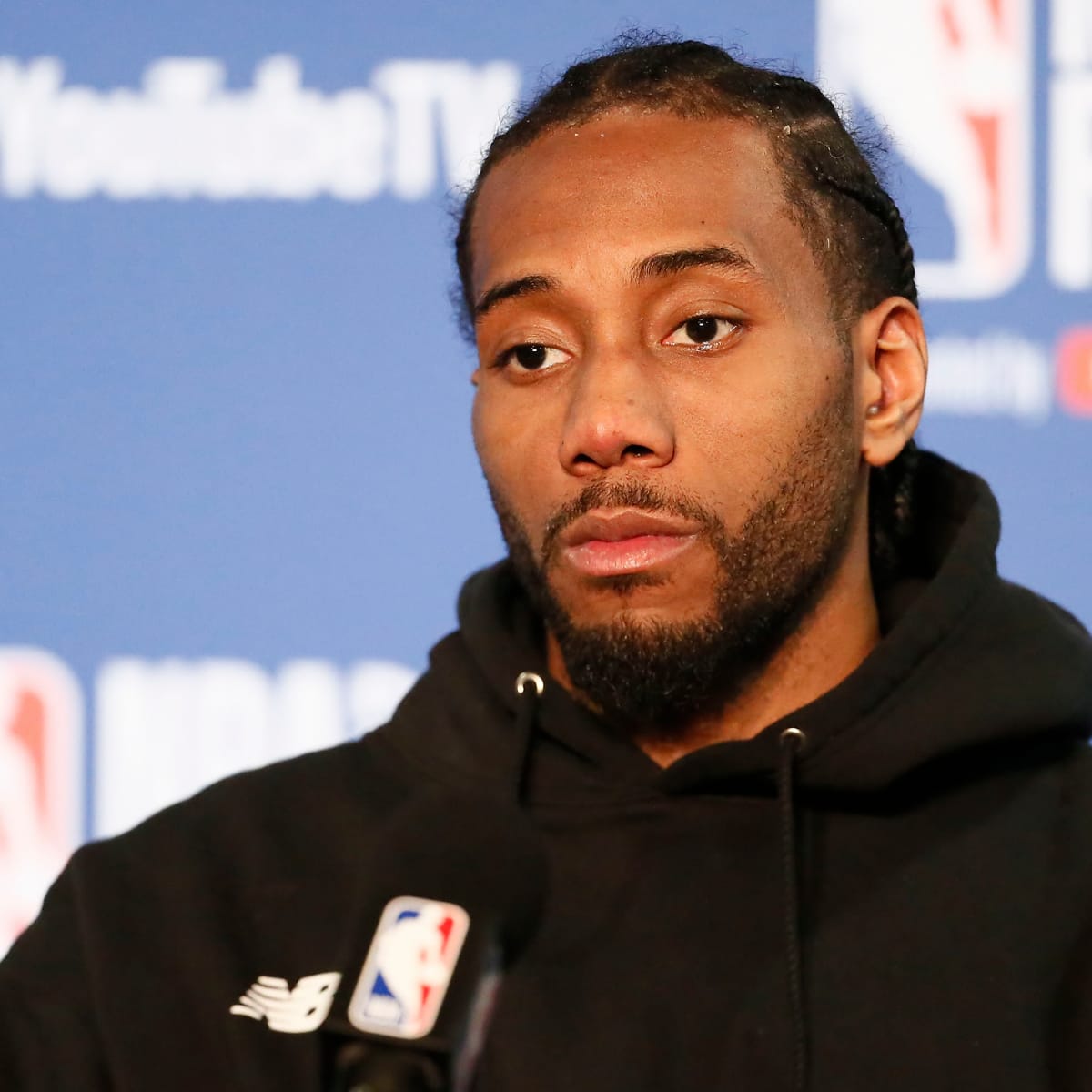 envío chupar oído Nike and Kawhi Leonard in an ongoing battle over The Klaw logo - Sports  Illustrated