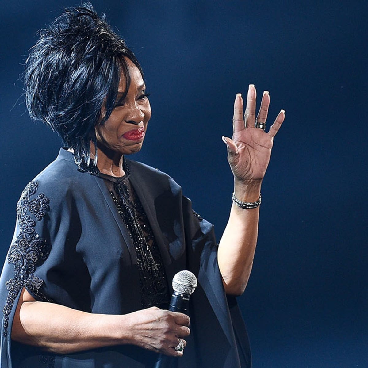 Gladys Knight to perform national anthem at Super Bowl LIII - Sports  Illustrated