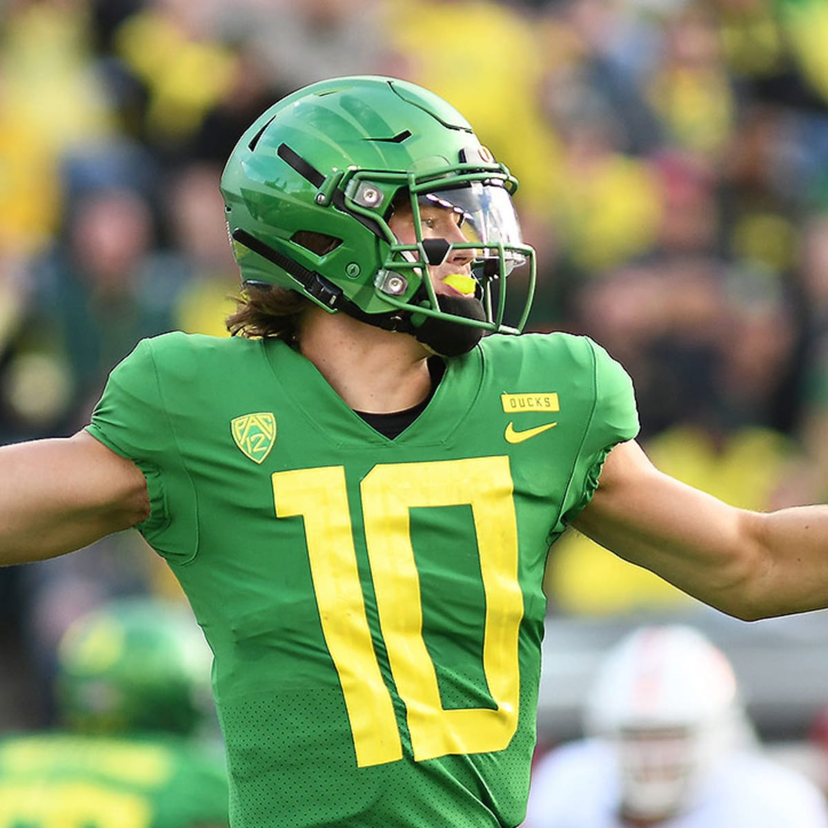 Top 50 2019 Pac-12 football players 11-20: Where does Oregon's Justin  Herbert land? - Pacific Takes