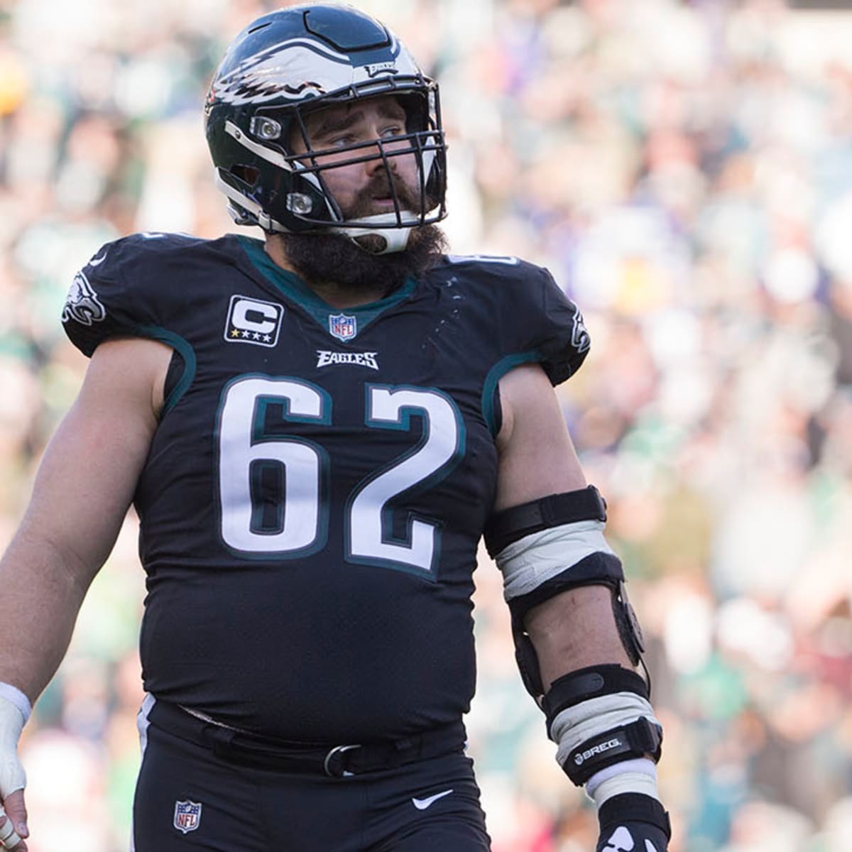 Jason Kelce signed Eagles contract extension at UPS store - Sports