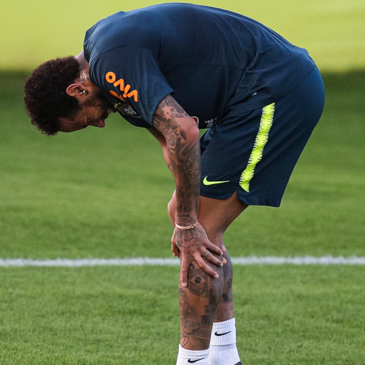 Neymar Jr.: Brazilian soccer star faces criticism for Bolsonaro support