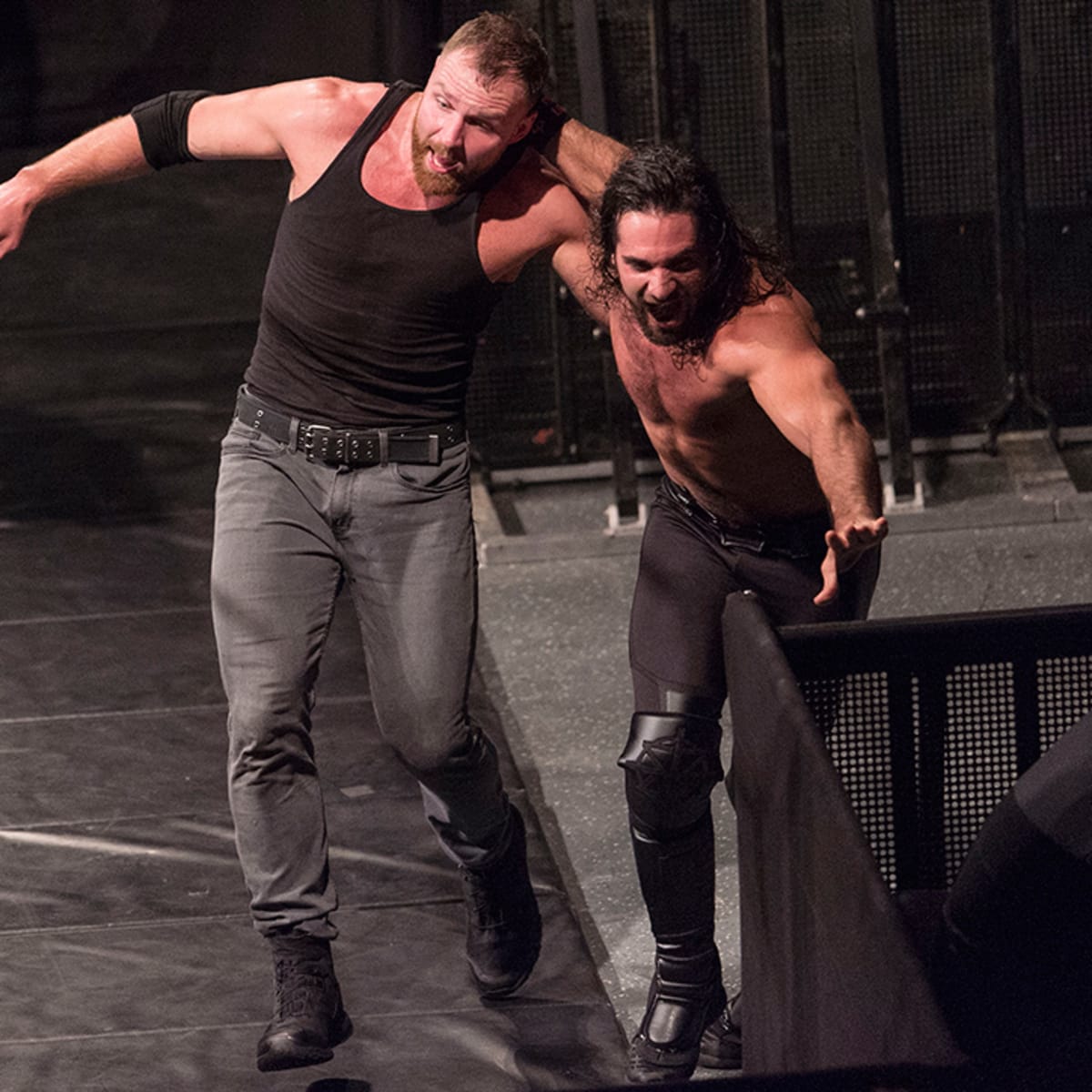 Seth Rollins suffers embarrassing moment on WWE RAW after he ripped his  pants