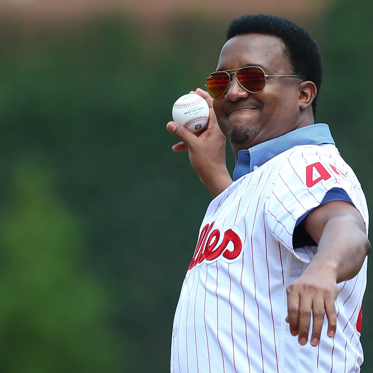 Pedro Martinez to carry Phillies' hopes in Game 6