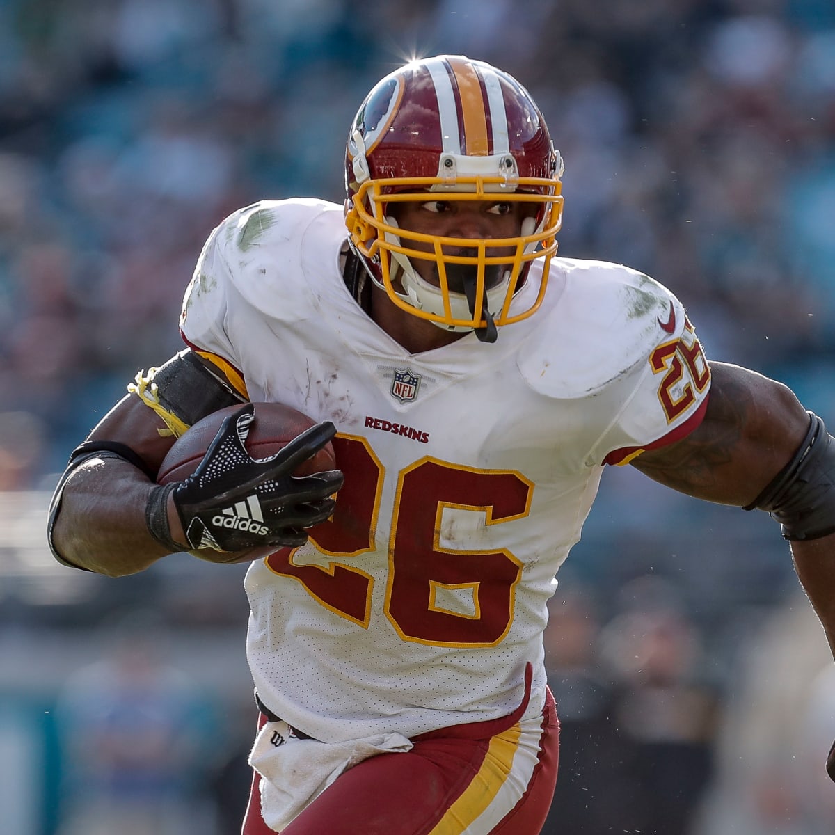 Adrian Peterson's new contract is incentive based; It has