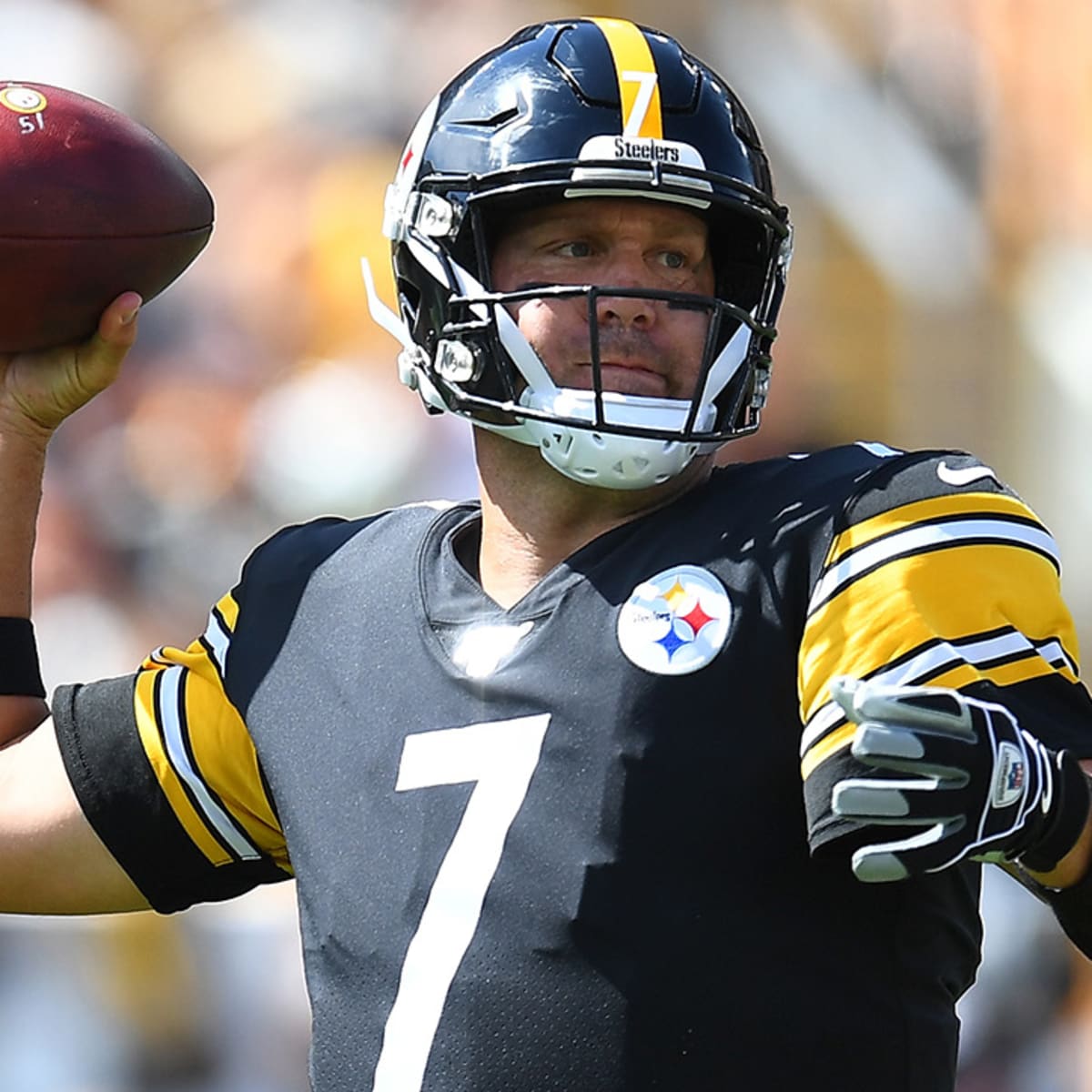 Helmet Stalker on X: Steelers QB Ben Roethlisberger wore James