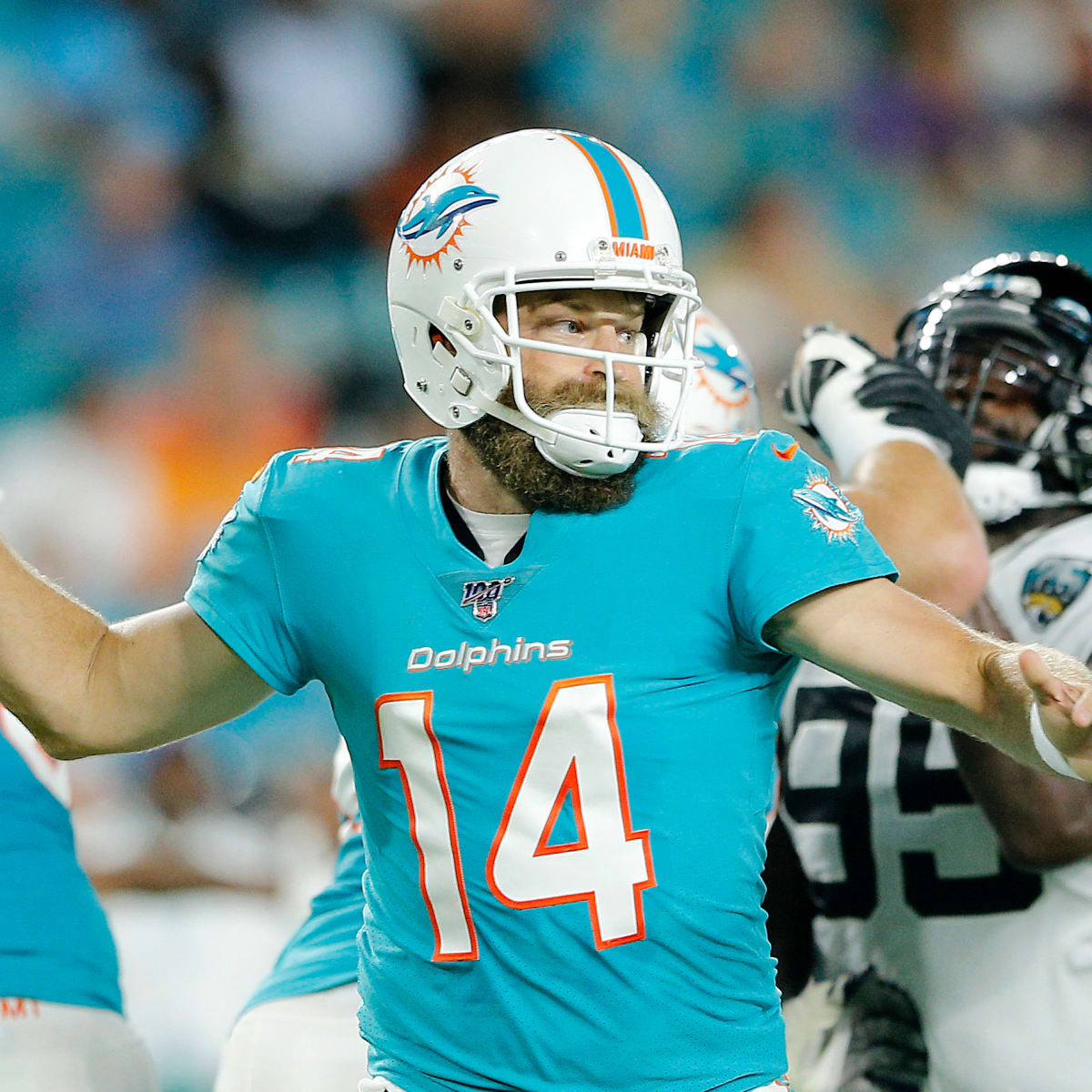 Dolphins name Ryan Fitzpatrick starter over Josh Rosen