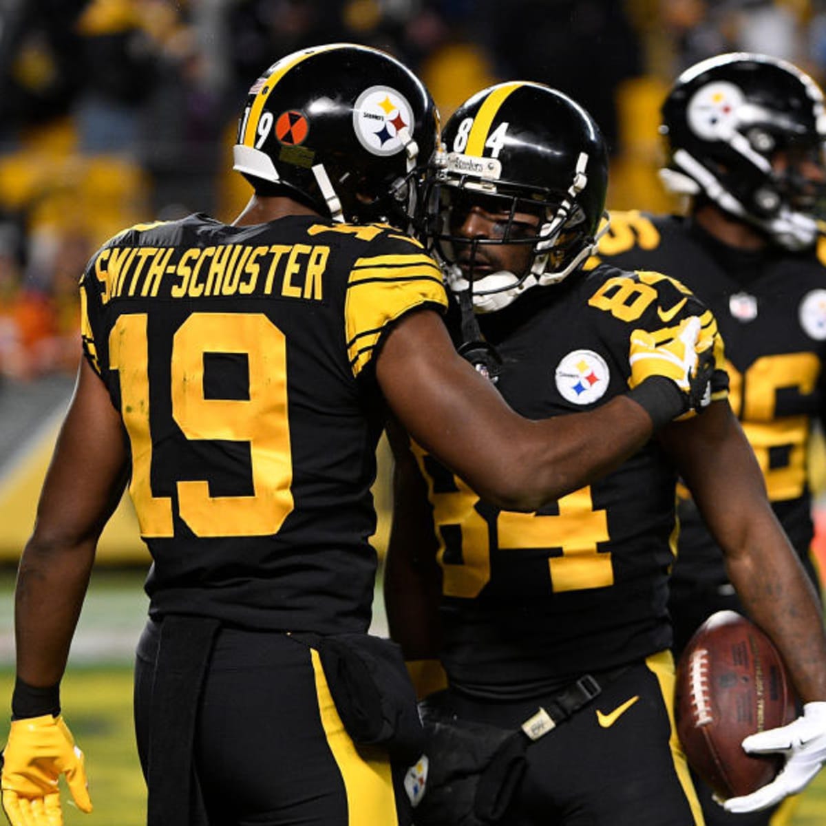 Steelers receivers Antonio Brown and JuJu Smith-Schuster stay in