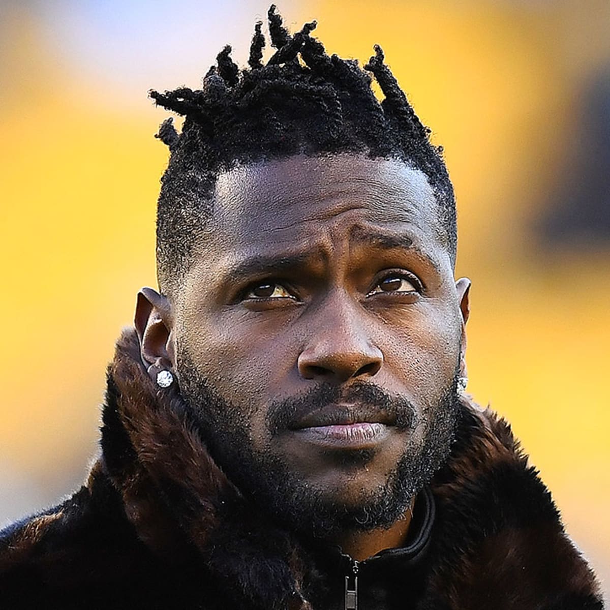 What's up with Antonio Brown's hair?