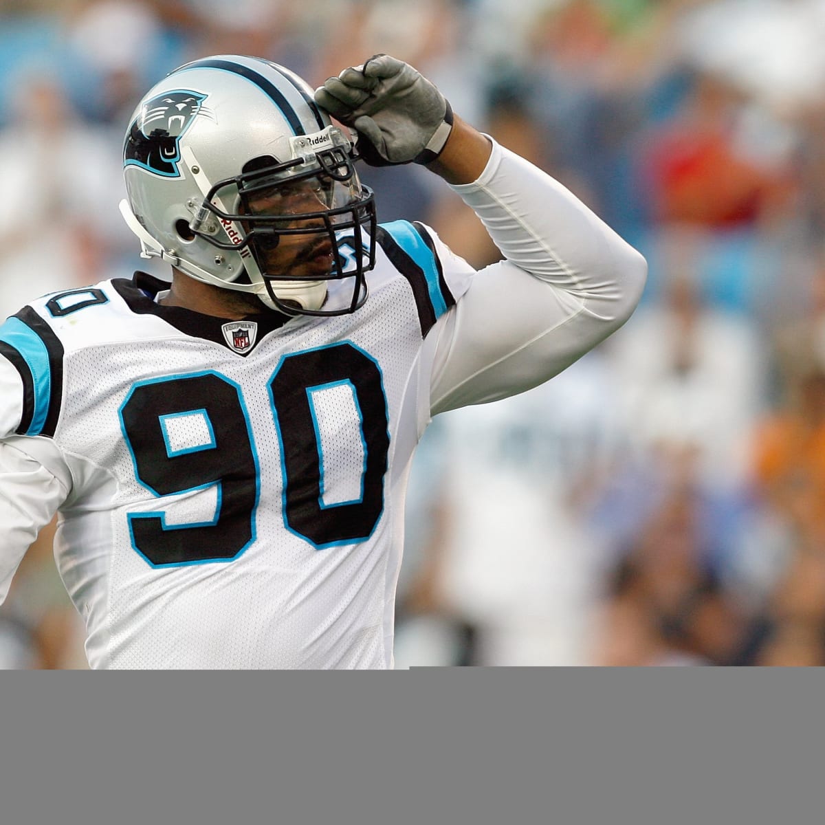 Former Packer Julius Peppers retires after 17 seasons