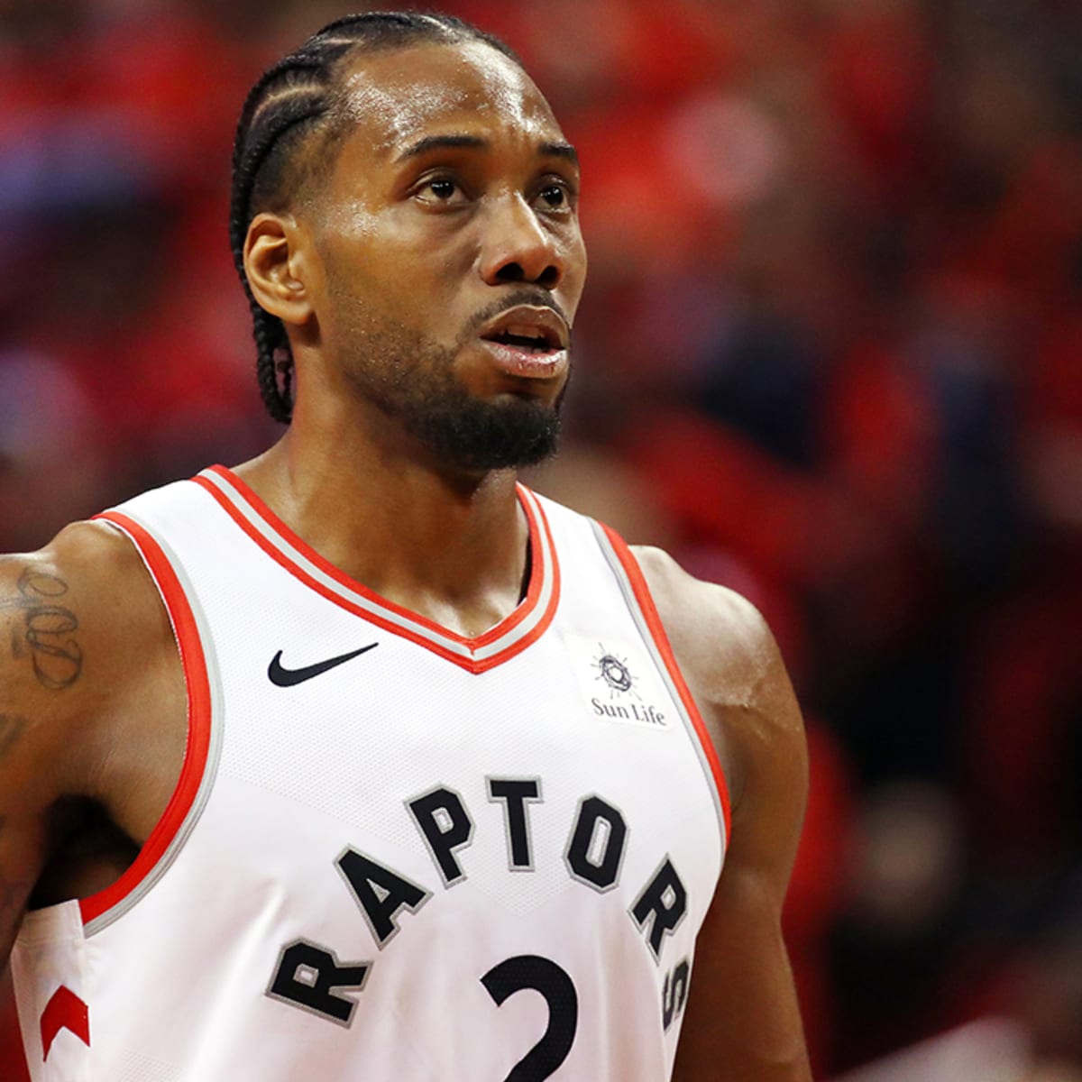 Clippers sign Kawhi Leonard, trade players, picks to Thunder for