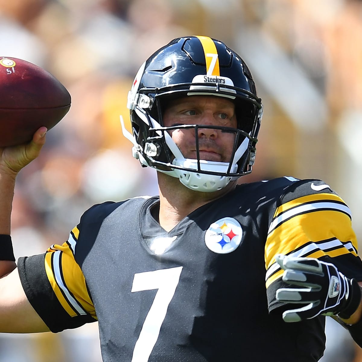 Steelers' Ben Roethlisberger out for season with elbow injury