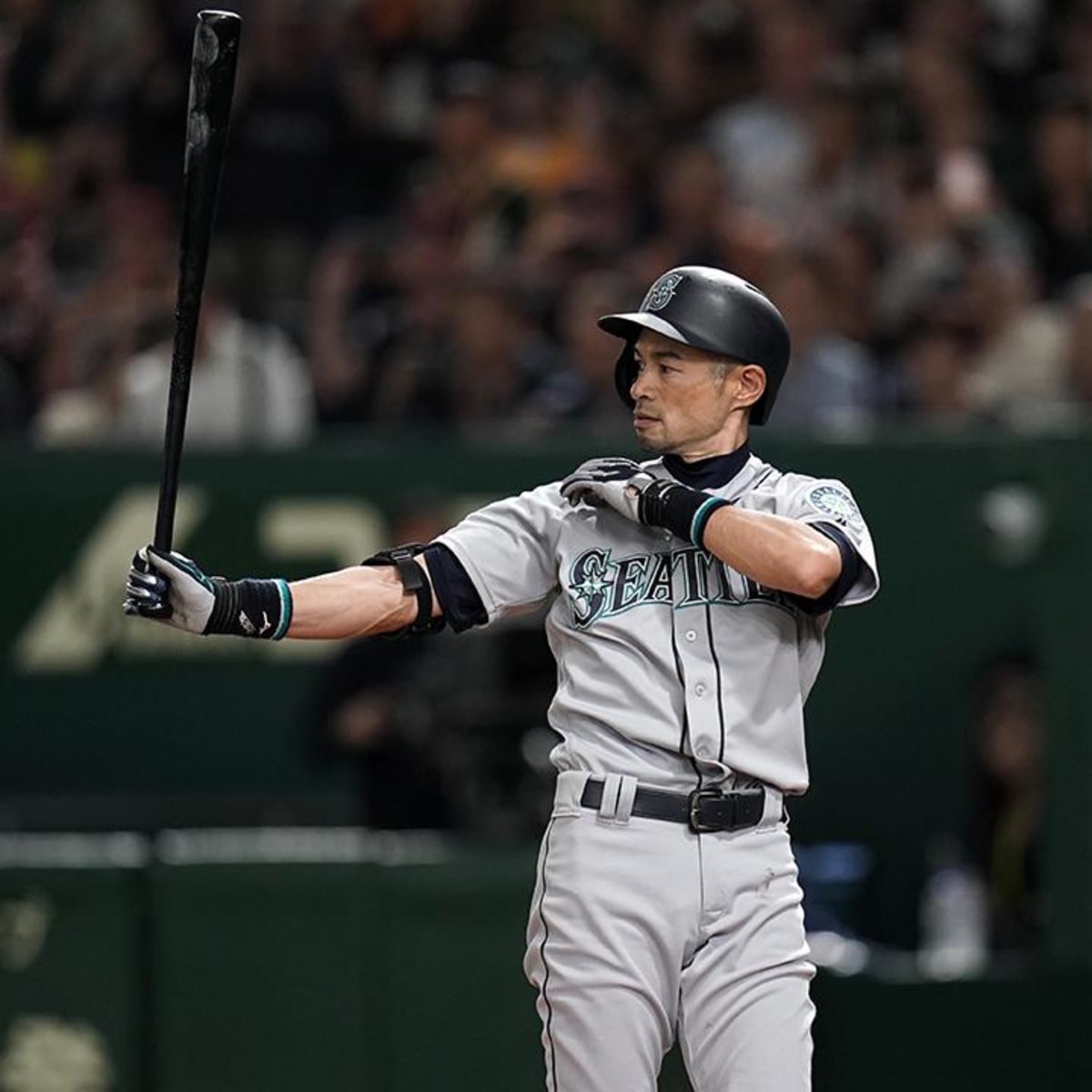 Mariners' Ichiro Suzuki announcing retirement 