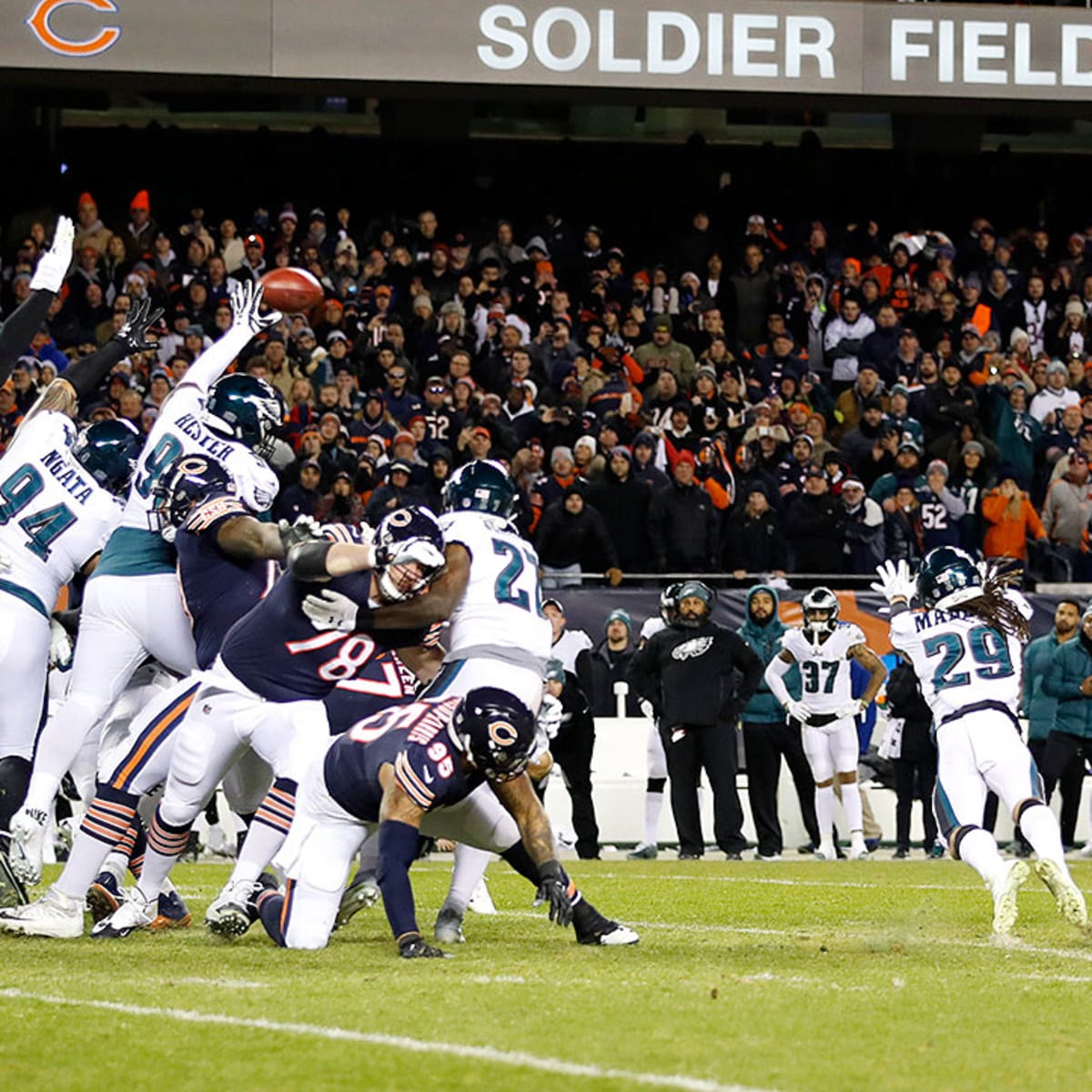 Bears fans booed Cody Parkey after heartbreaking FG miss. His