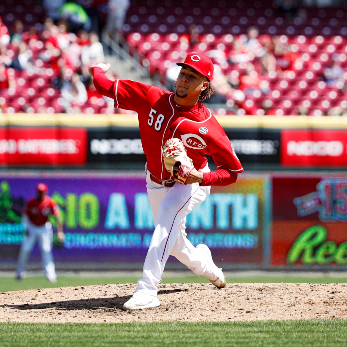 Luis Castillo postgame on Reds' pitching staff: 'We're all a family' 