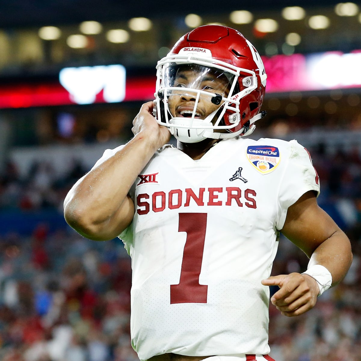 A's go high-risk, high-reward by taking Oklahoma quarterback — and center  fielder — Kyler Murray in first round - The Athletic