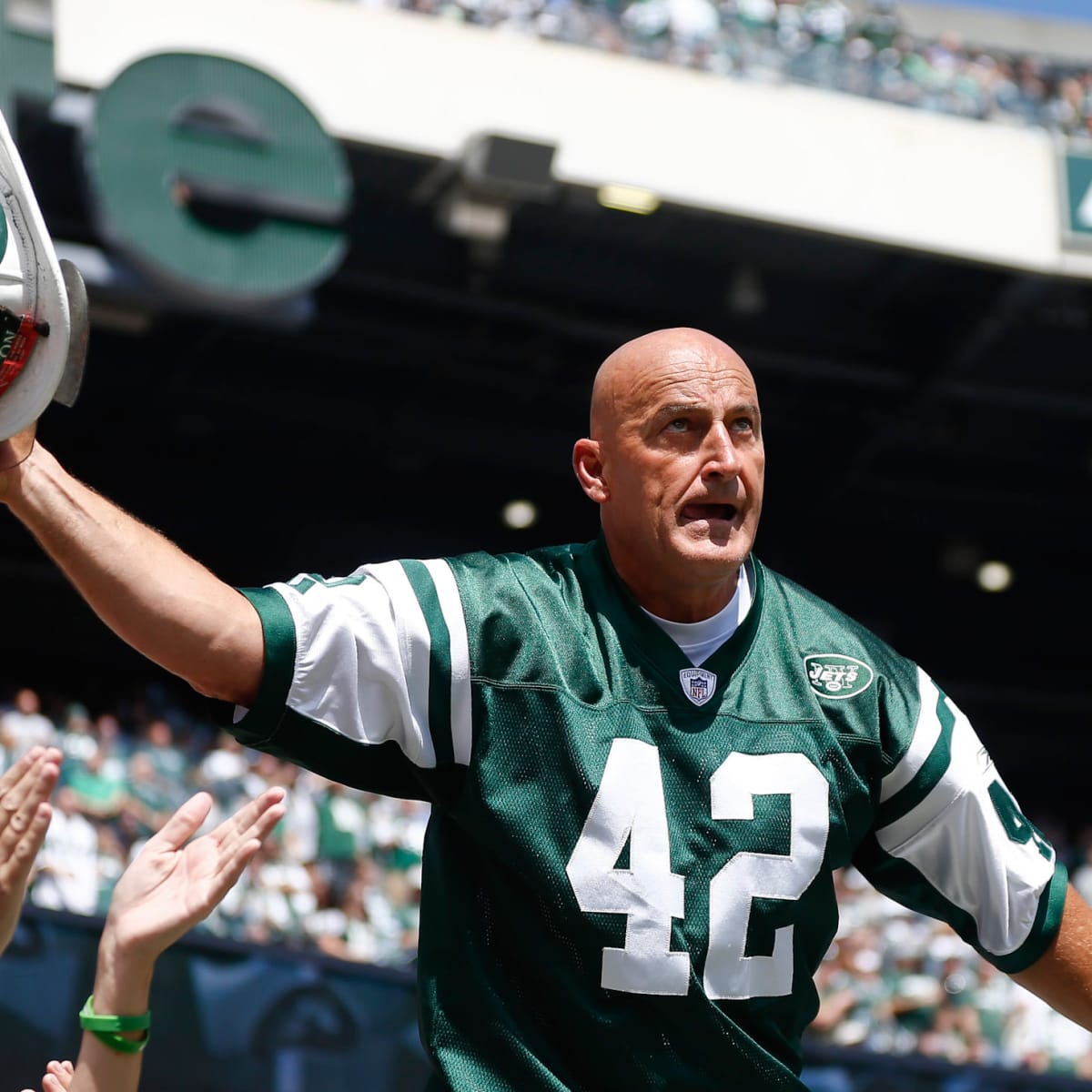 Fireman Ed returns: Jets superfan set for MetLife Stadium