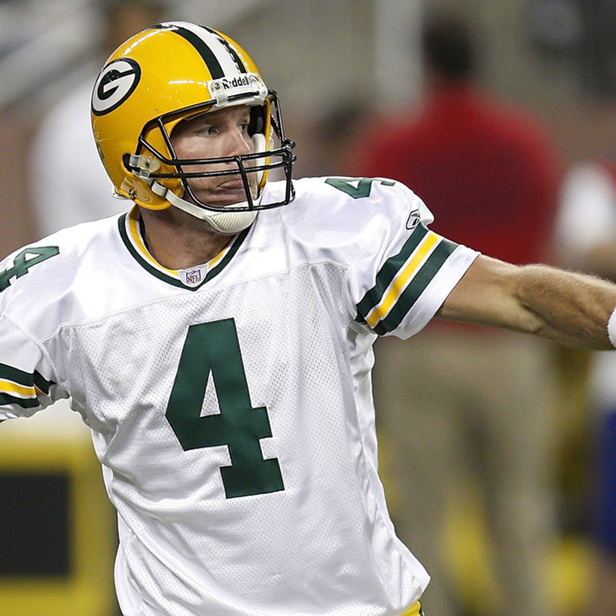 Green Bay great Brett Favre rehab three times