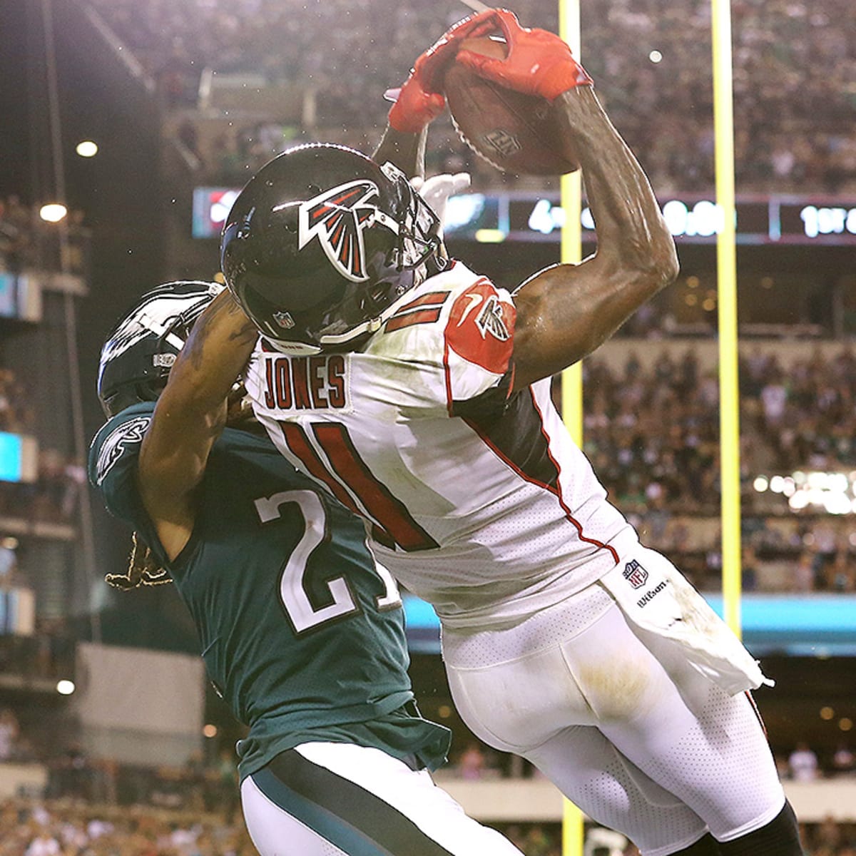 Julio Jones Expects To Play Tonight: NFL World Reacts - The Spun