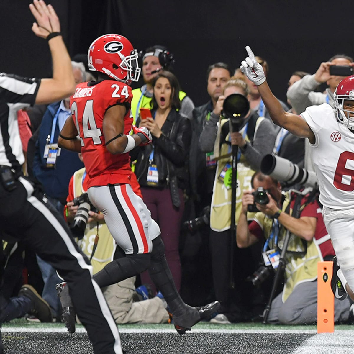 DeVonta Smith receives an A grade for his preseason debut