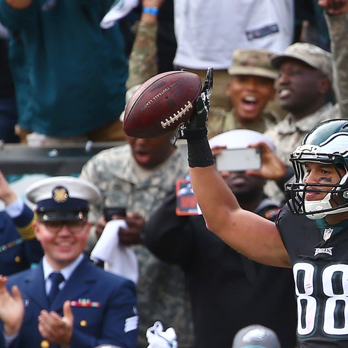 NFL Auction  EAGLES - Trey Burton SALUTE TO SERVICE SIGNED