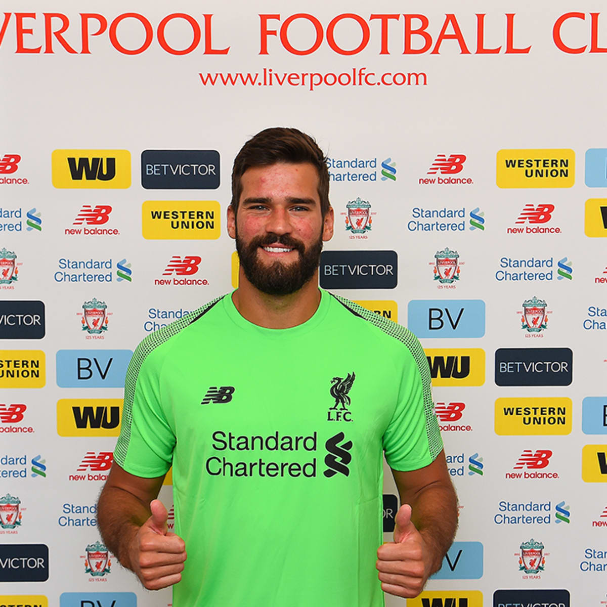 Alisson picks No.19 - AS Roma