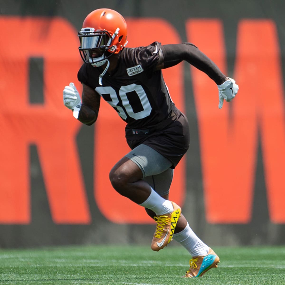 Browns' Jarvis Landry playing rest of season for injured friend OBJ