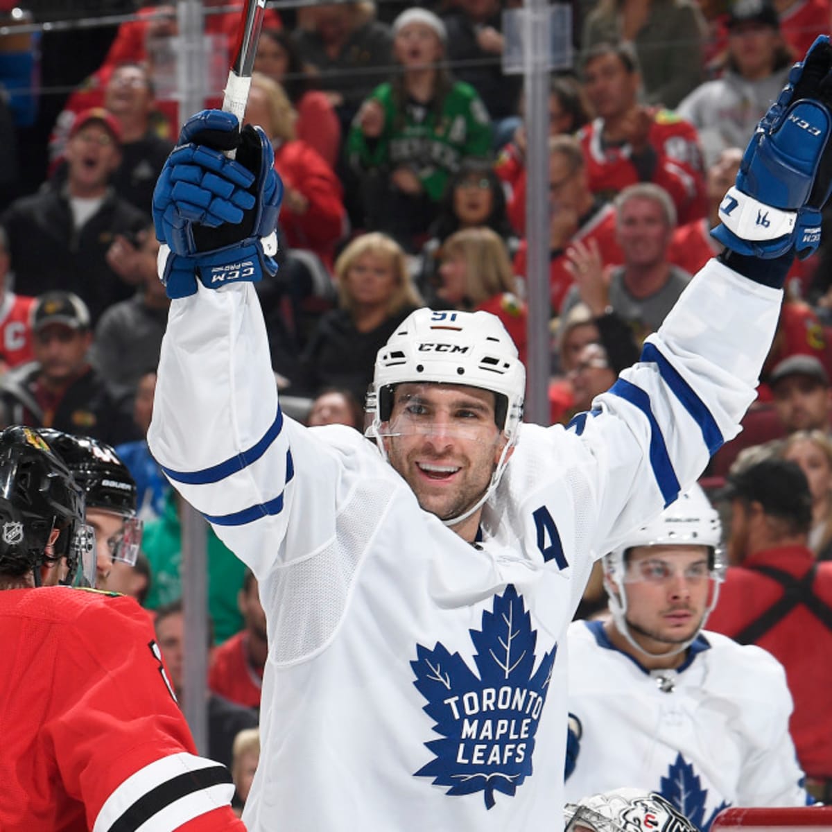 John Tavares signs 7-year, $77 million contract with Toronto Maple