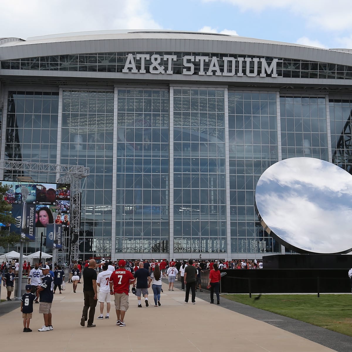 How will 2018 NFL draft accommodate more people than ever before yet still  be intimate? Take a look inside AT&T Stadium