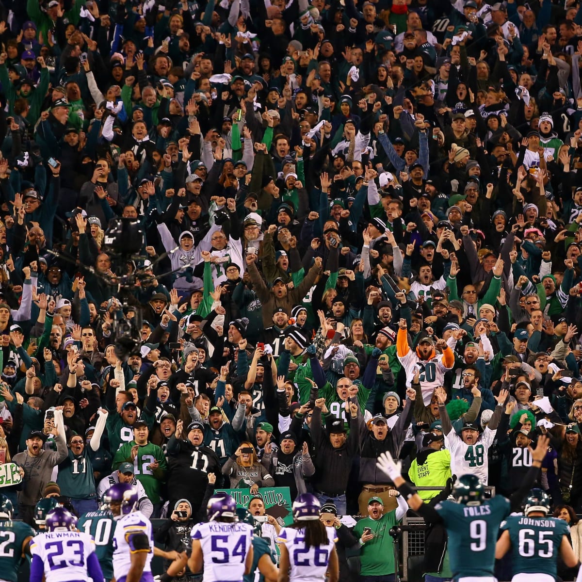 Eagles fans mock Vikings' Skol chant with 'Foles' twist