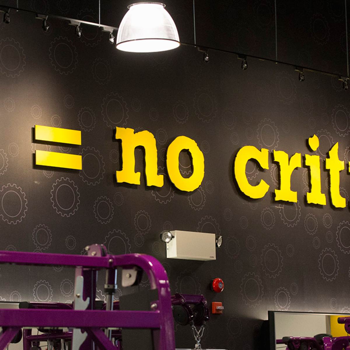 Man gets nude, arrested at Planet Fitness; cites judgement-free zone -  Sports Illustrated