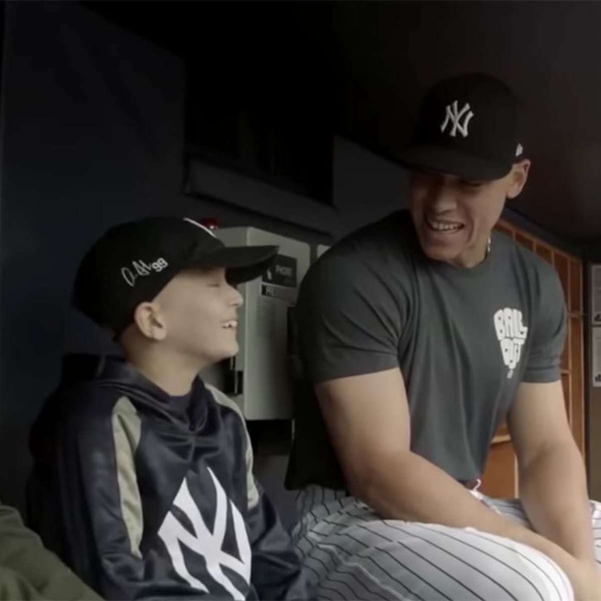 Aaron Judge shares special moment with cancer survivor