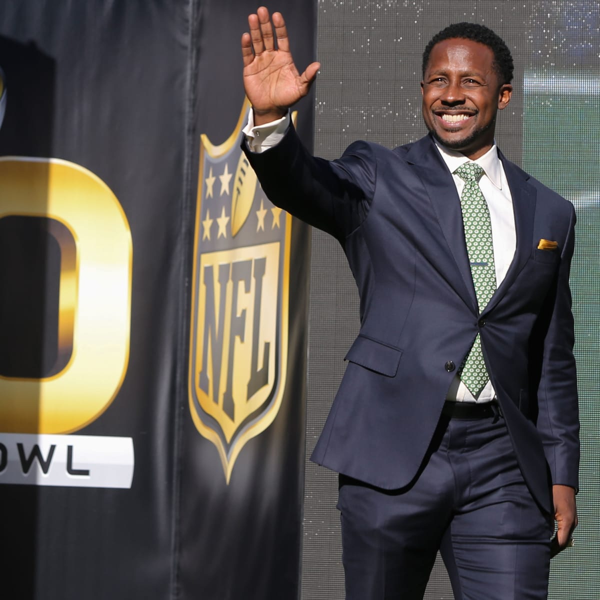 Packers fans don't recognize Desmond Howard, try to make him a fan - Sports  Illustrated