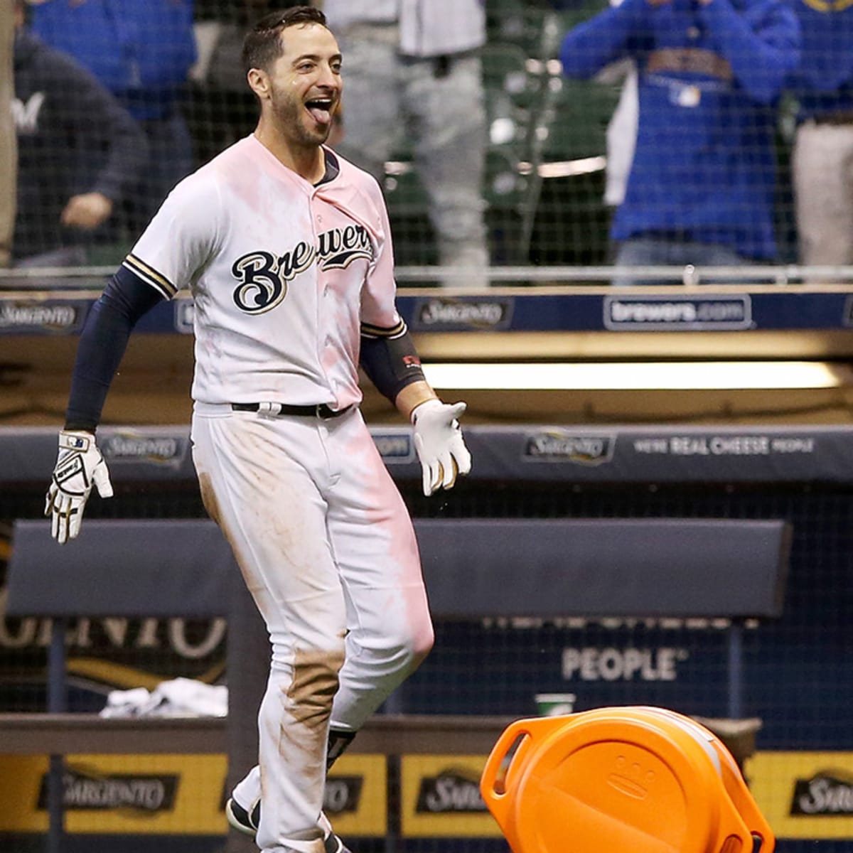 Brewers' Ryan Braun pays homage to Christian Yelich with home run
