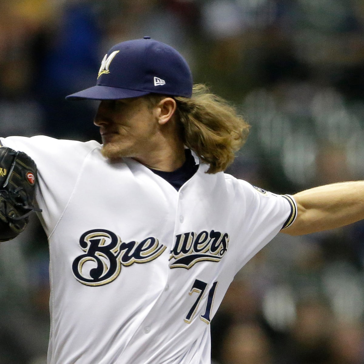 Brewers reliever Josh Hader apologizes for tweets