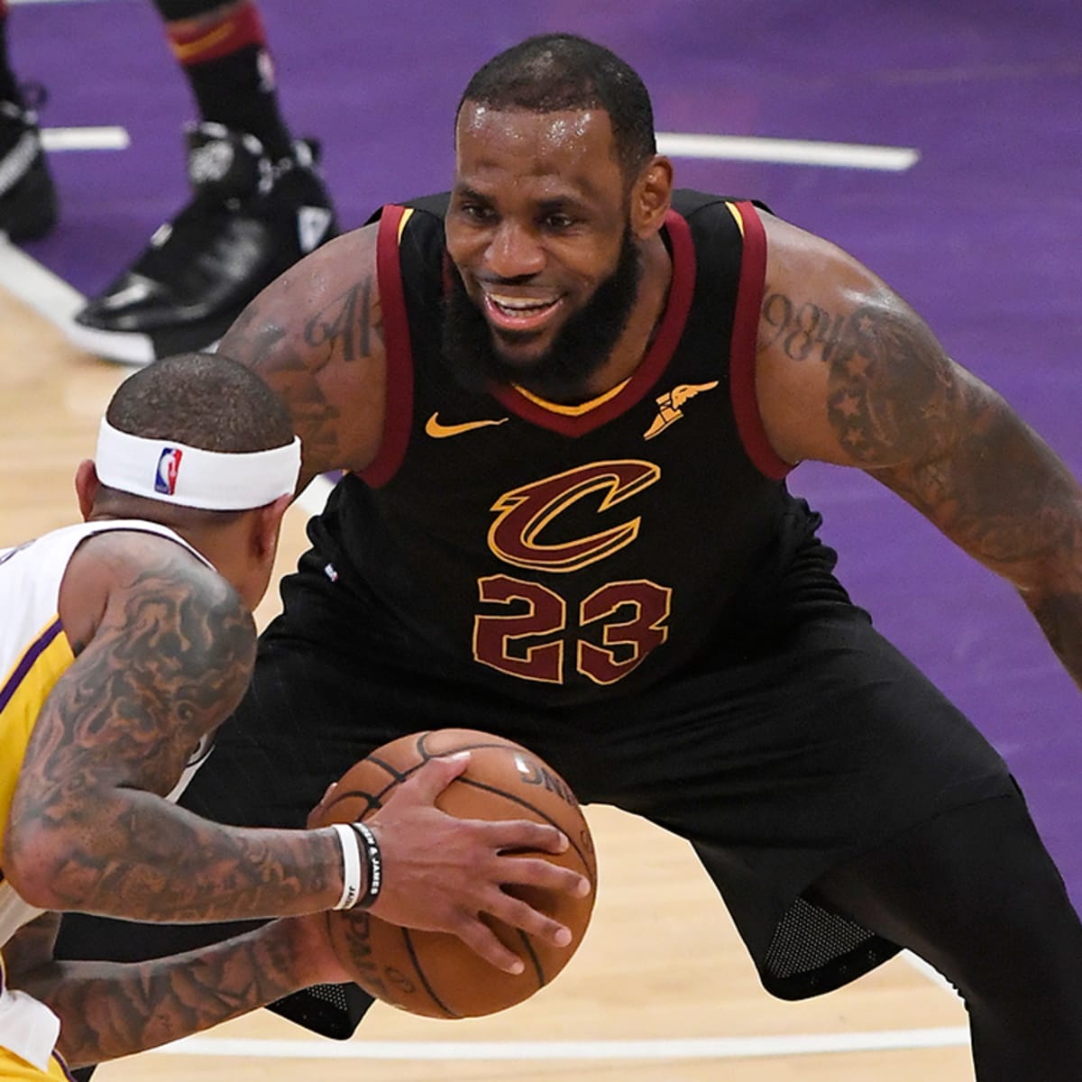 LeBron James Joining Lakers on 4-Year $154 Million Deal - The New York Times