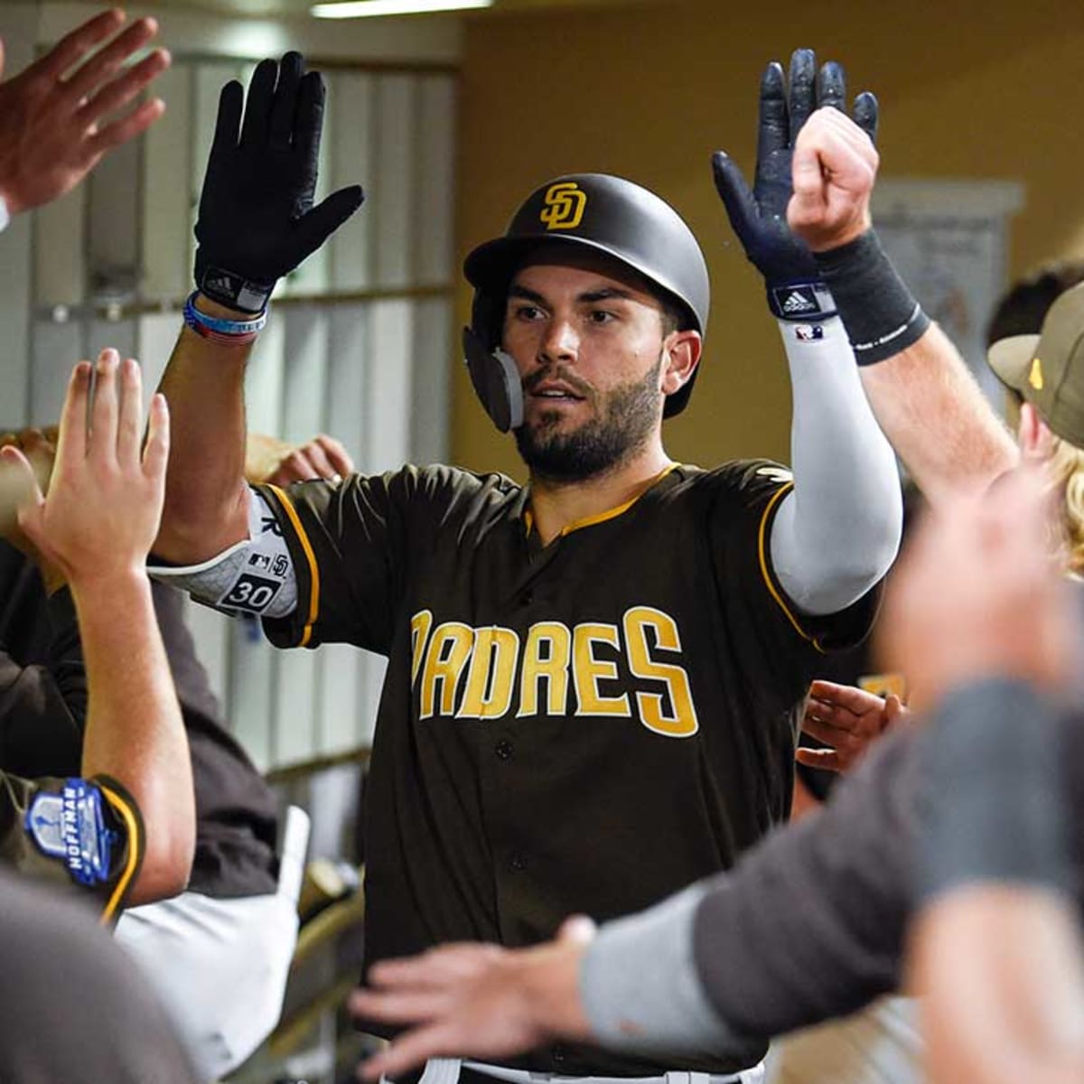 Padres throttle Blue Jays