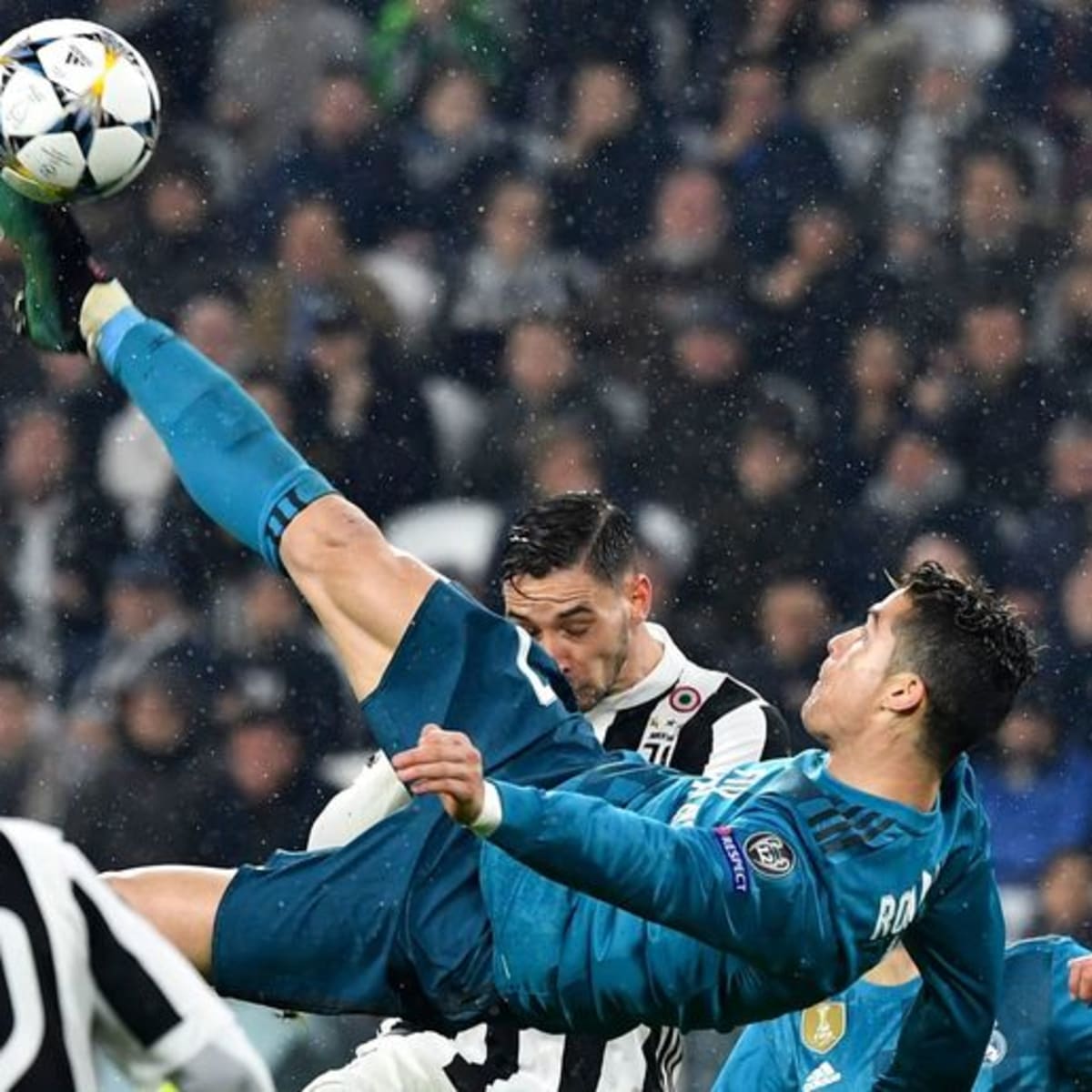 Spotted: Cristiano Ronaldo attempts to recreate his iconic 2018  bicycle-kick goal for Al Nassr -- what happens next - Football